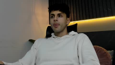 Snapshot of ariasaadeh chatting on 09-18-25, 12:07 ariasaadeh online show from 09-18-25, 12:07