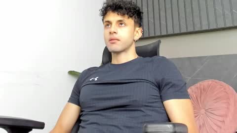 Snapshot of ariasaadeh chatting on 09-19-25, 12:06 ariasaadeh online show from 09-19-25, 12:06