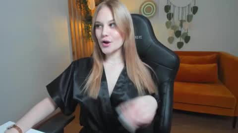 Aria online show from 10-16-25, 06:42