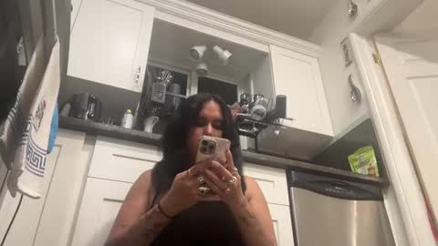 Aria online show from 11-18-25, 04:17