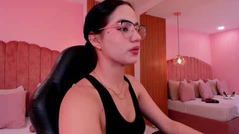 Snapshot of ariel_jonnes chatting on 09-10-25, 05:13 Ariel online show from 09-10-25, 05:13