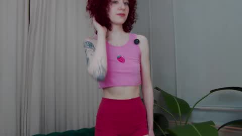 Snapshot of ariel_sunrise chatting on 01-19-26, 01:48 Ariel online show from 01-19-26, 01:48