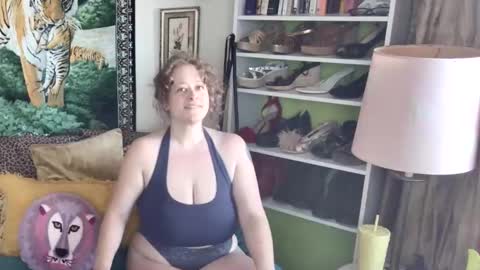 Snapshot of arielabai chatting on 11-03-25, 05:03 Arielle Ari online show from 11-03-25, 05:03