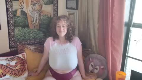 Snapshot of arielabai chatting on 03-13-26, 07:53 Arielle Ari online show from 03-13-26, 07:53