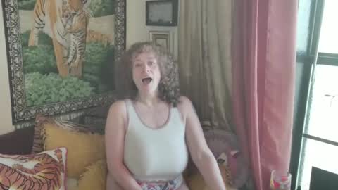 Snapshot of arielabai chatting on 03-14-26, 03:17 Arielle Ari online show from 03-14-26, 03:17