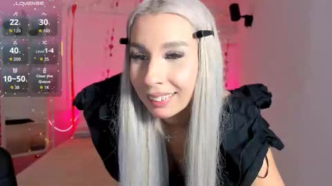Snapshot of arielablondie chatting on 09-11-25, 09:26 Evelin online show from 09-11-25, 09:26