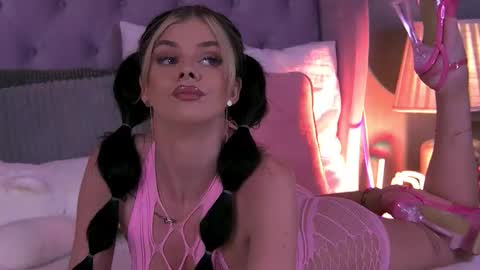 Snapshot of ariellsweety chatting on 09-11-25, 05:13 Ariell online show from 09-11-25, 05:13