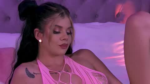 Snapshot of ariellsweety chatting on 09-13-25, 06:40 Ariell online show from 09-13-25, 06:40