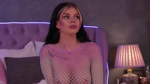 Snapshot of ariellsweety chatting on 10-08-25, 05:21 Ariell online show from 10-08-25, 05:21