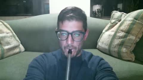 Snapshot of arielsinho chatting on 05-23-26, 05:01 Anon online show from 05-23-26, 05:01