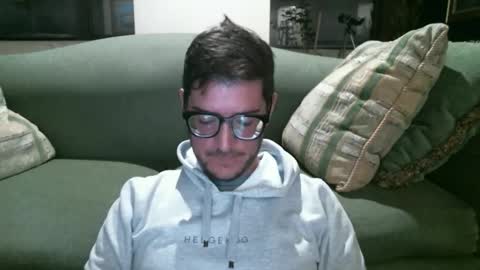 Snapshot of arielsinho chatting on 06-08-26, 01:28 Anon online show from 06-08-26, 01:28