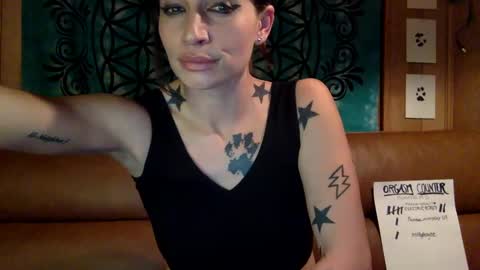 ariel  colin when hes here online show from 12-30-24, 12:54