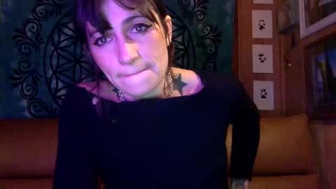 ariel  colin when hes here online show from 01-12-25, 11:47