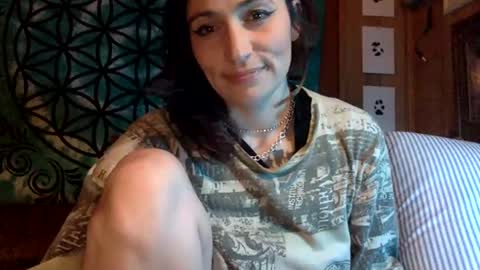 ariel  colin when hes here online show from 03-11-25, 12:33