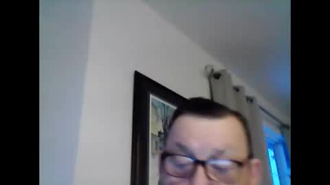 Snapshot of ariens chatting on 12-31-24, 03:42 ariens online show from 12-31-24, 03:42