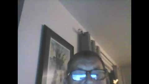 Snapshot of ariens chatting on 10-27-25, 06:06 ariens online show from 10-27-25, 06:06