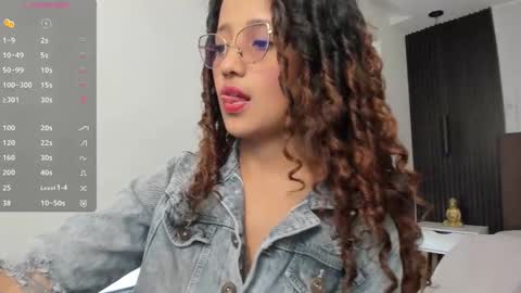 Snapshot of arihsay_evans chatting on 03-09-25, 01:59 Arihsay Evans online show from 03-09-25, 01:59