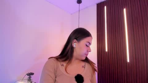 Snapshot of ariianabaker chatting on 04-01-26, 01:41 Arianna online show from 04-01-26, 01:41