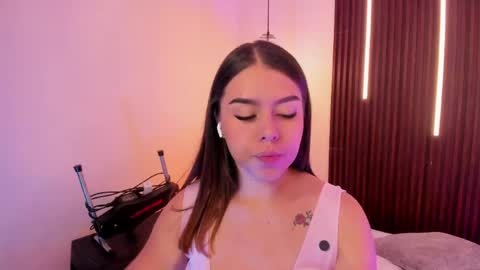 Snapshot of ariianabaker chatting on 04-24-26, 01:35 Arianna online show from 04-24-26, 01:35
