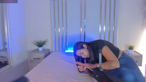 Snapshot of ariianastone chatting on 02-06-25, 02:58 ariianastone online show from 02-06-25, 02:58