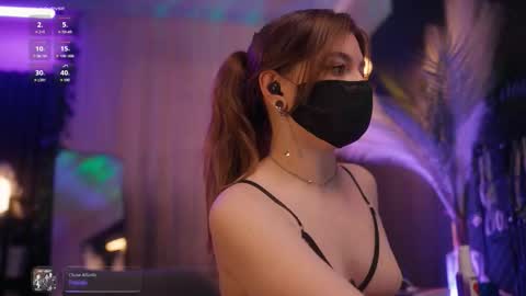 Arina online show from 11-30-25, 01:26