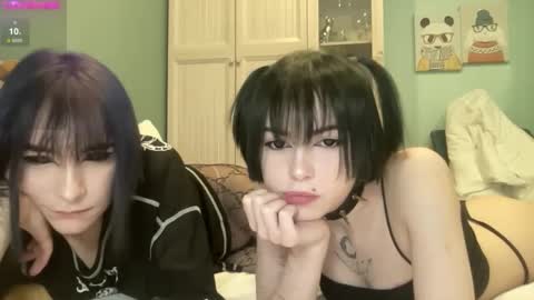 Snapshot of arina_rose chatting on 02-18-25, 06:26 Arinka online show from 02-18-25, 06:26