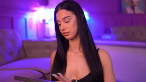 Snapshot of arinarhodes chatting on 09-18-25, 05:48 Arina online show from 09-18-25, 05:48