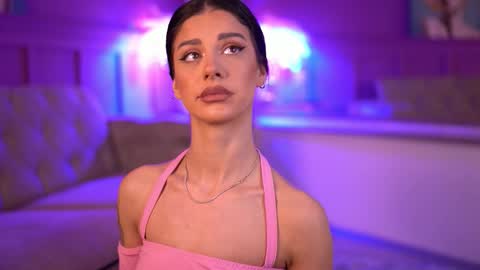 Snapshot of arinarhodes chatting on 09-22-25, 05:59 Arina online show from 09-22-25, 05:59