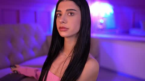 Snapshot of arinarhodes chatting on 10-04-25, 05:33 Arina online show from 10-04-25, 05:33