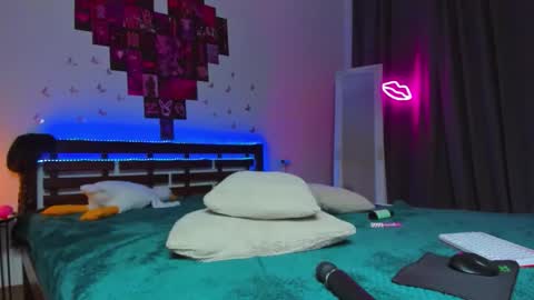 Snapshot of arinawinss chatting on 10-18-25, 08:53 Ari online show from 10-18-25, 08:53