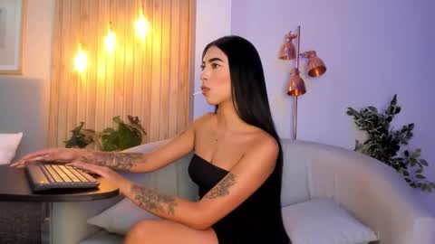 Snapshot of arirobert_ chatting on 09-14-25, 05:17 Ari Robert online show from 09-14-25, 05:17