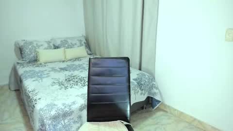 aristena_01 online show from 05-10-26, 01:44