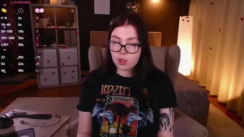 Astrid online show from 02-21-25, 12:27