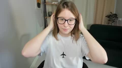 Snapshot of arizzzona_baby chatting on 10-10-25, 05:39 Arizona online show from 10-10-25, 05:39