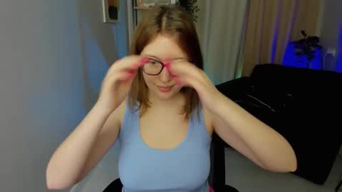 Snapshot of arizzzona_baby chatting on 10-18-25, 05:54 Arizona online show from 10-18-25, 05:54