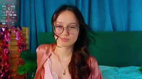 Snapshot of arlengross chatting on 07-16-26, 09:43 Bella3 online show from 07-16-26, 09:43