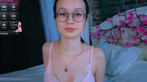 Snapshot of arlengross chatting on 07-25-26, 08:39 Bella3 online show from 07-25-26, 08:39
