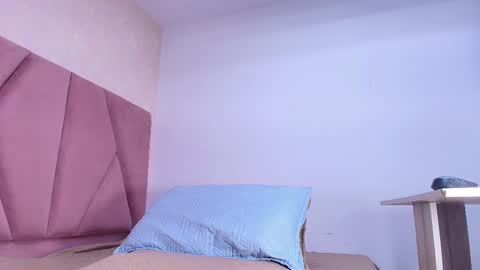 Arleth  online show from 03-08-25, 03:06