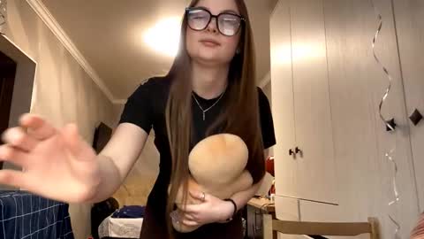 Liza online show from 02-21-26, 02:40