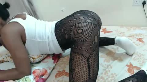 Lyn online show from 10-31-25, 02:29