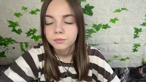 Snapshot of armandahaley chatting on 06-05-26, 02:12 Lisa online show from 06-05-26, 02:12