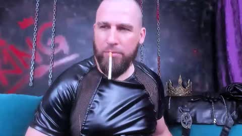 Snapshot of armandosteel chatting on 11-05-25, 10:21 Armando online show from 11-05-25, 10:21