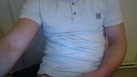 Snapshot of armandoueeal chatting on 02-04-26, 07:42 armandoueeal online show from 02-04-26, 07:42