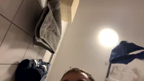 Snapshot of armyskater32 chatting on 09-29-25, 08:35 armyskater32 online show from 09-29-25, 08:35