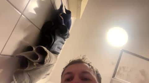 Snapshot of armyskater32 chatting on 11-09-25, 09:02 armyskater32 online show from 11-09-25, 09:02