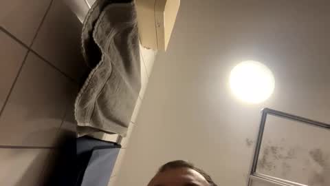 Snapshot of armyskater32 chatting on 11-23-25, 09:20 armyskater32 online show from 11-23-25, 09:20