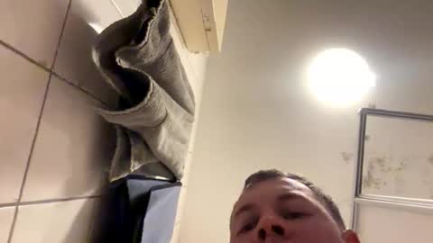 Snapshot of armyskater32 chatting on 11-23-25, 09:25 armyskater32 online show from 11-23-25, 09:25