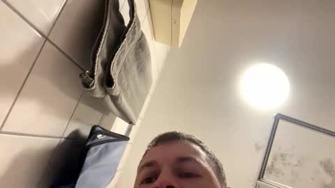 Snapshot of armyskater32 chatting on 12-20-25, 09:00 armyskater32 online show from 12-20-25, 09:00