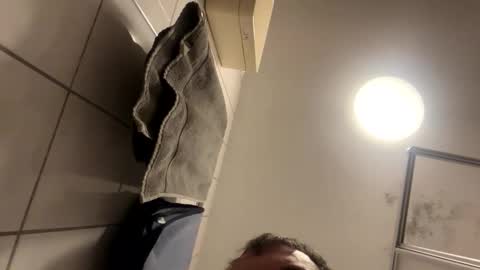 Snapshot of armyskater32 chatting on 01-11-26, 09:31 armyskater32 online show from 01-11-26, 09:31