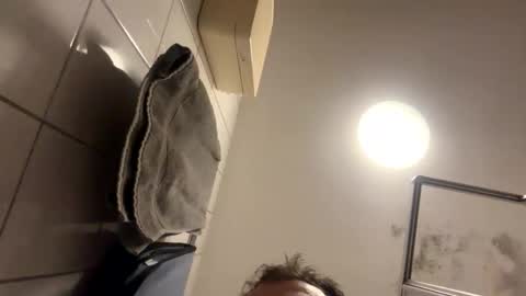 Snapshot of armyskater32 chatting on 01-18-26, 09:18 armyskater32 online show from 01-18-26, 09:18